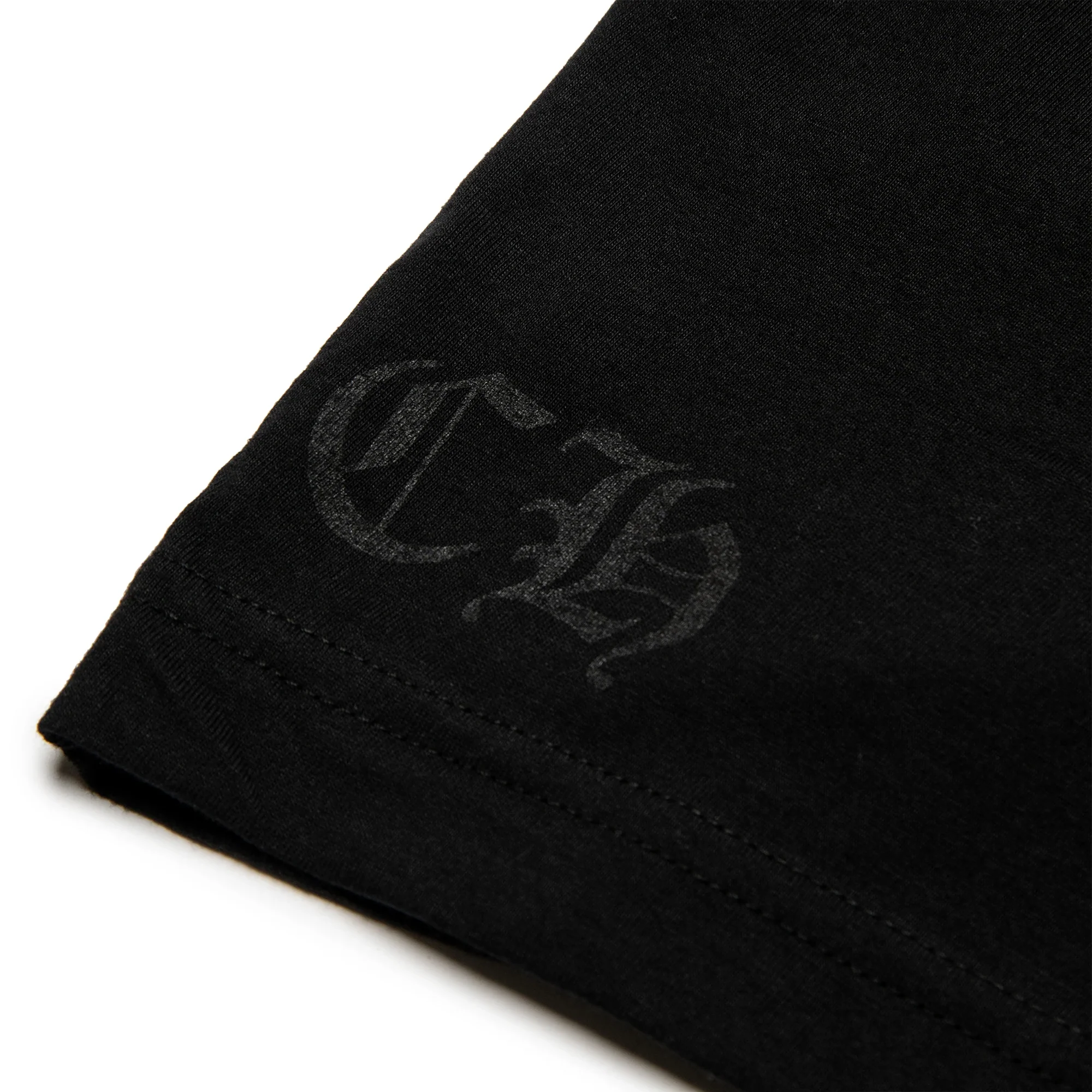 Manchester Exclusive Horse Shoe Pocket Logo Black T Shirt
