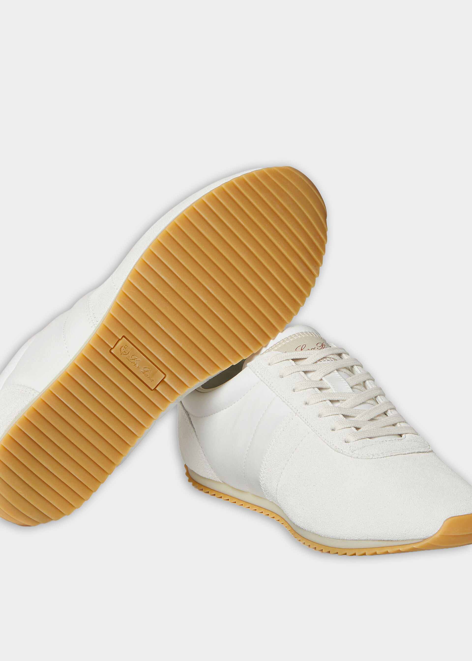 Fast Walk Sneaker