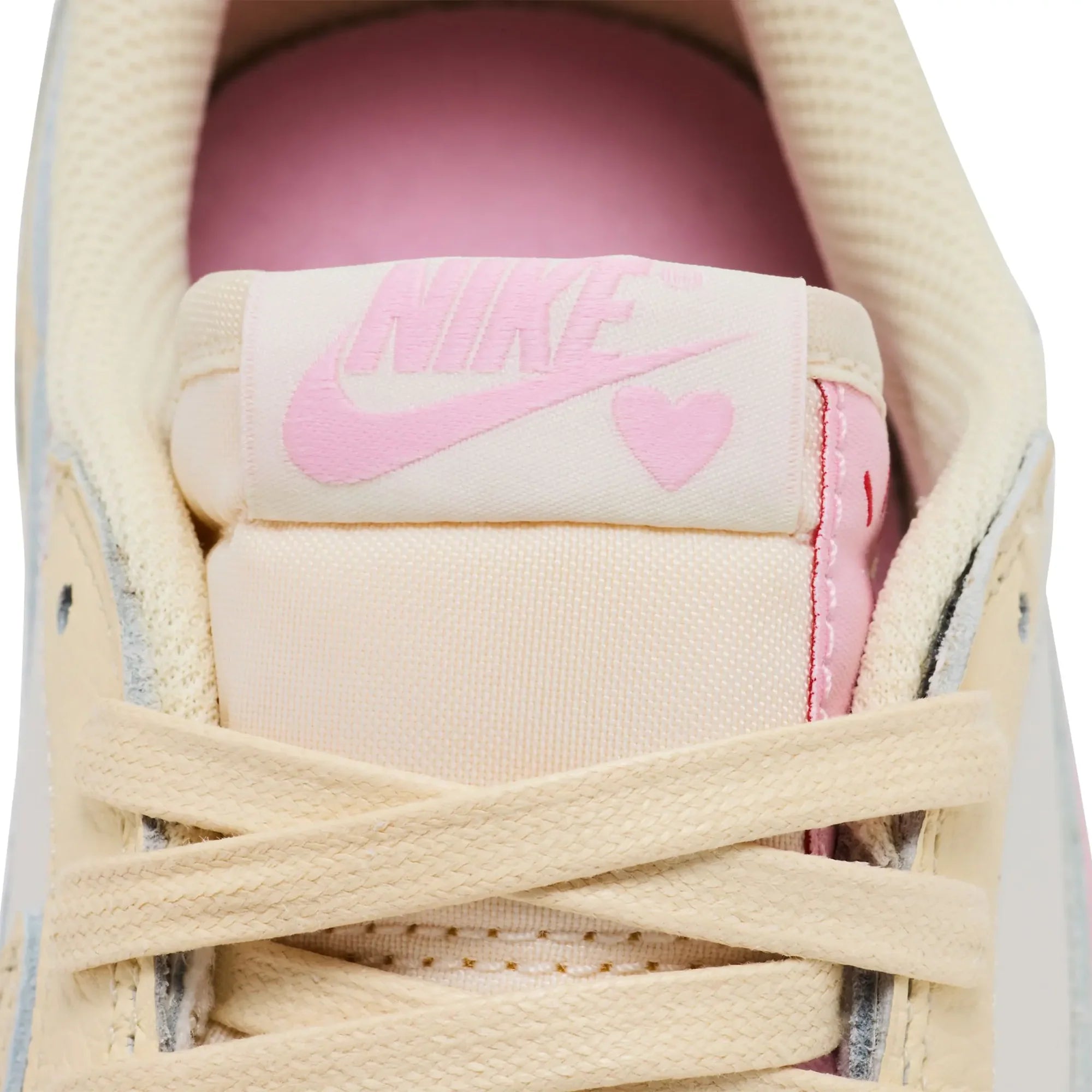 Air Jordan Travis Scott x Air Jordan 1 Low OG Shy Pink